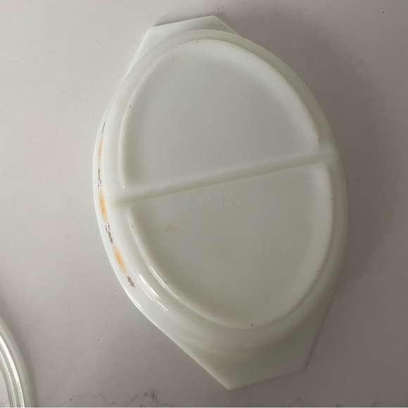 Vintage 1960s Town And Country Pattern Pyrex 1.5 Quart Covered Oval Dish - Picture 4 of 7